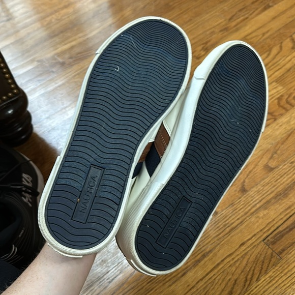 Nautica shoes! Size 9.5 - Picture 6 of 6
